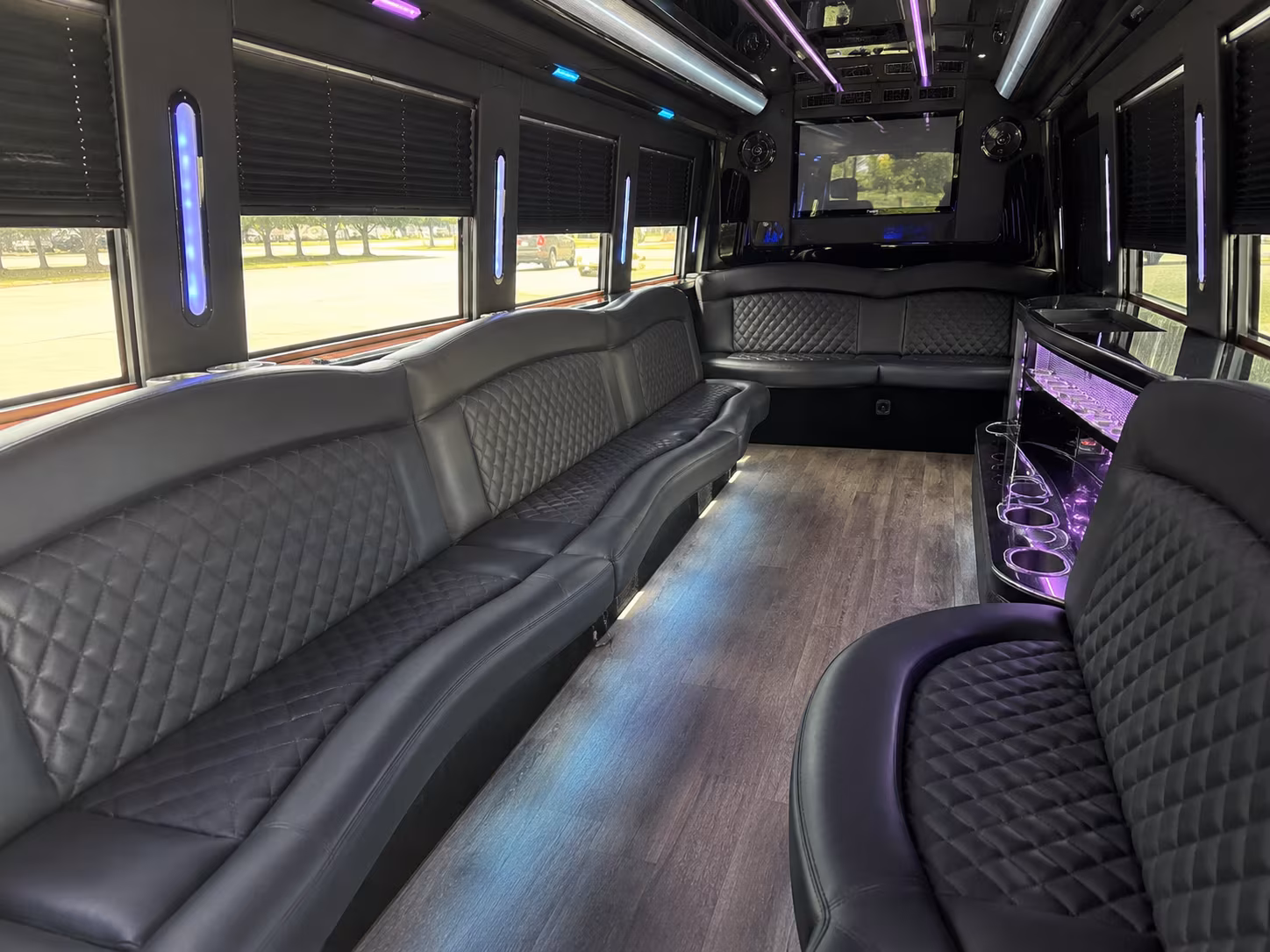 Jacksonville Birthday, Sweet 16, & Quinceañera Transportation onboard seating