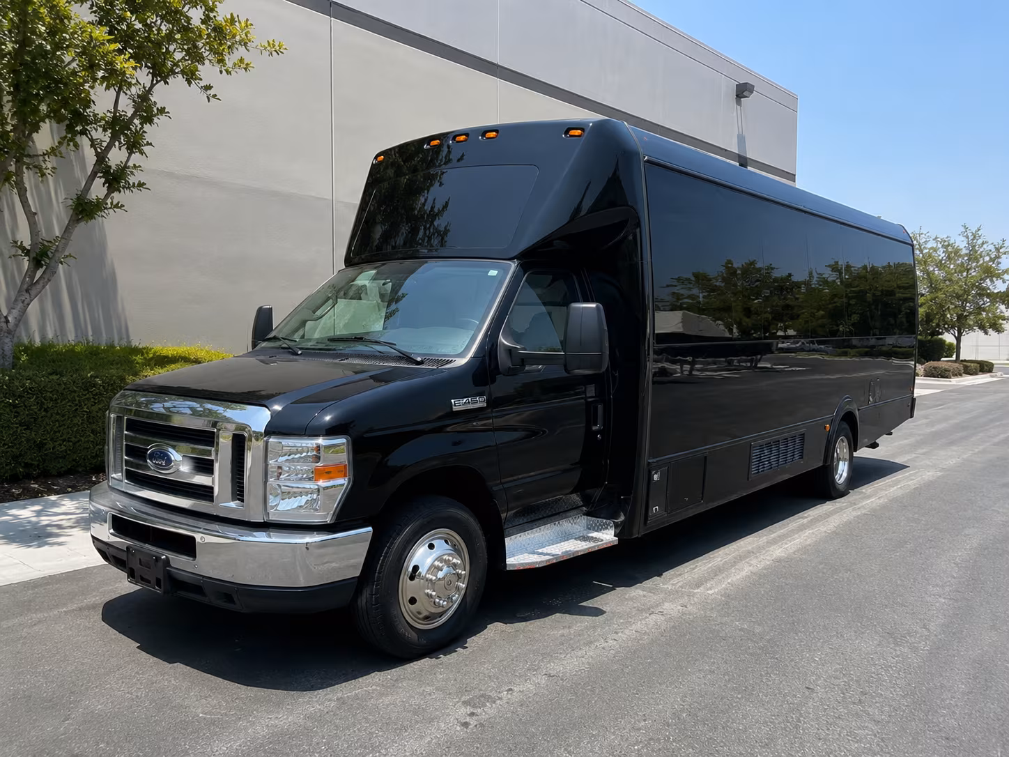 Jacksonville Birthday, Sweet 16, & Quinceañera Transportation party bus exterior